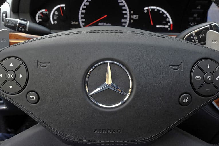 Exclusivity and luxury – interior of the Mercedes-Benz S 65 AMG - steering wheel