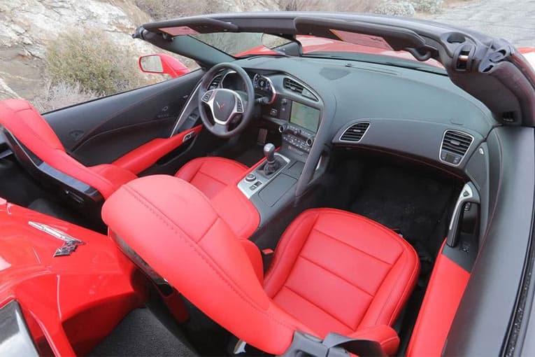 2014 Corvette Stingray’s interior blends fine materials and advanced technologies