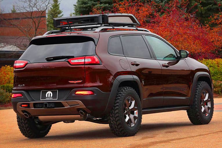 Jeep Cherokee Trail Carver - back view