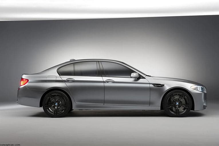 New pictures of the BMW M5 - side view - grey